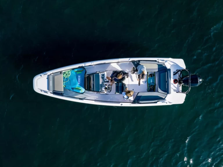 Pronájem jachty v Gustavia -Axopar 22 na Samboatu