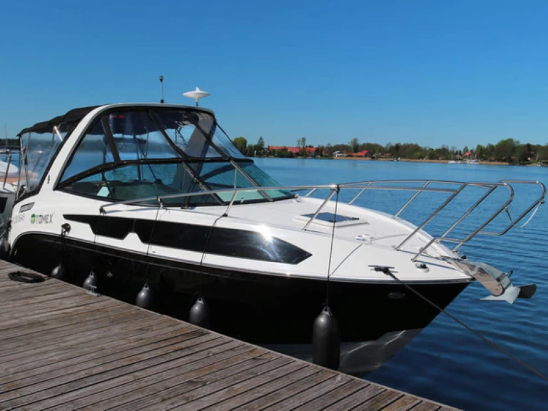 Pronájem Motorová loď Bayliner s licencí