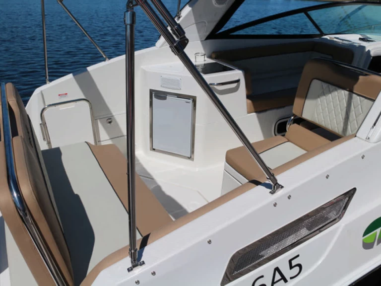 Pronajmout si Bayliner C8 v Górkło