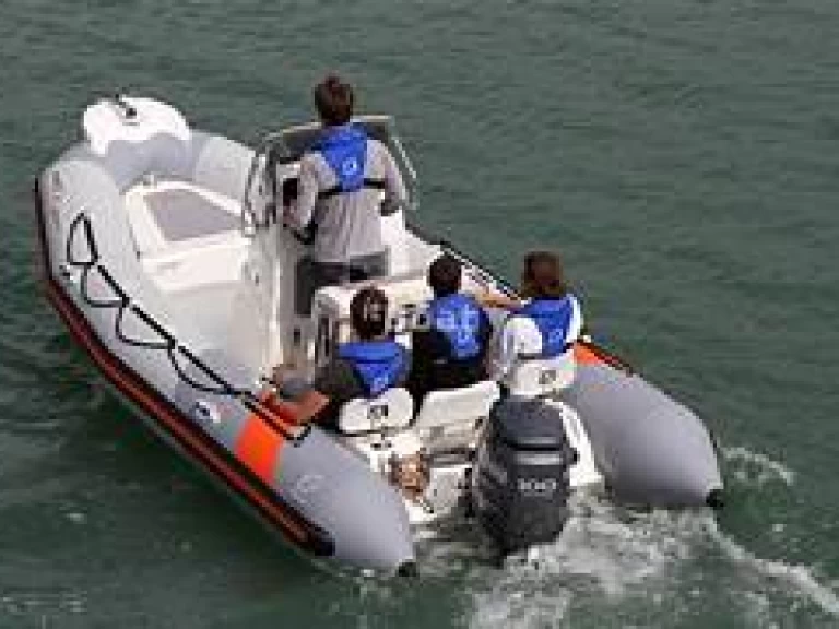 Pronajmout Motorová loď se skipperem či ne Zodiac v Arzon