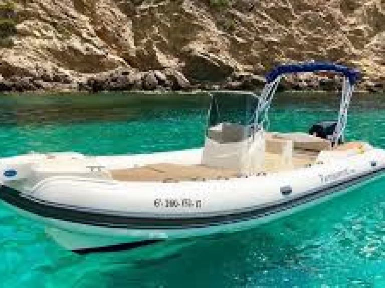 Pronájem jachty v Arzon -Capelli CAPELLI TEMPEST 700 na Samboatu