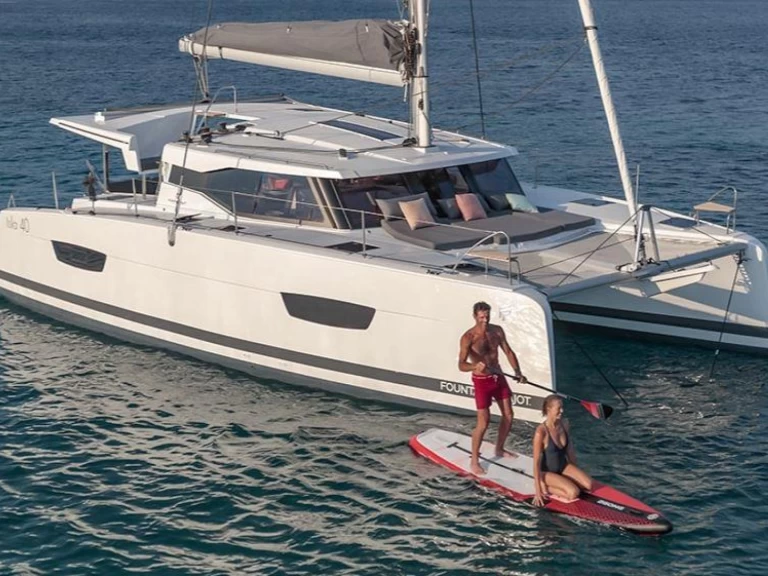 Fountaine Pajot Isla 40 jednotlivci a charterové společnosti v Le Marin