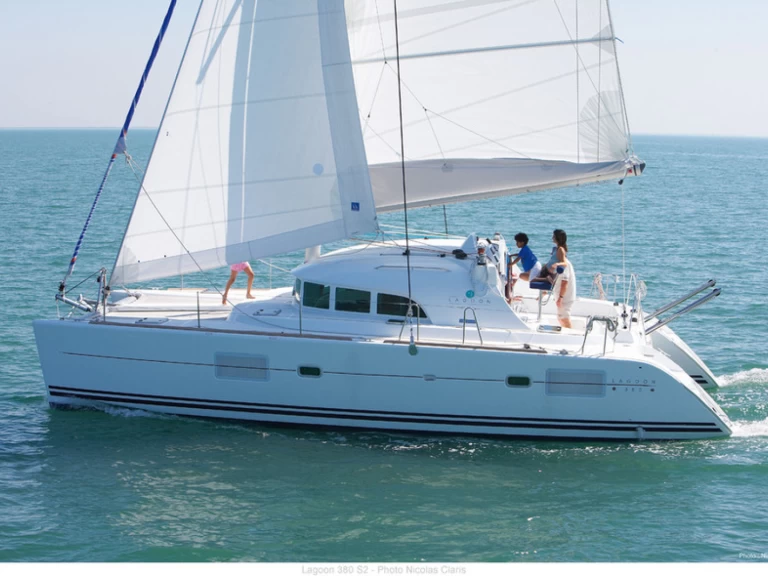 Pronajmout Katamarán se skipperem či ne Bénéteau v Pointe-à-Pitre