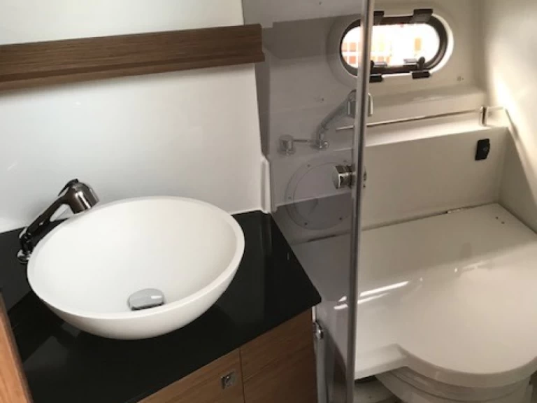 Jeanneau Cap Camarat 9.0 WA jednotlivci a charterové společnosti v Alcocéber