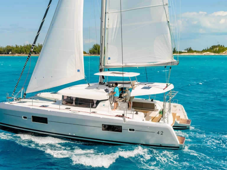 Pronajmout Katamarán se skipperem či ne Lagoon v Bonifacio