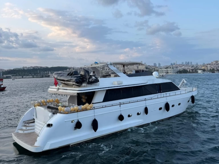 Pronajmout si costome made  costome made  v Bodrum