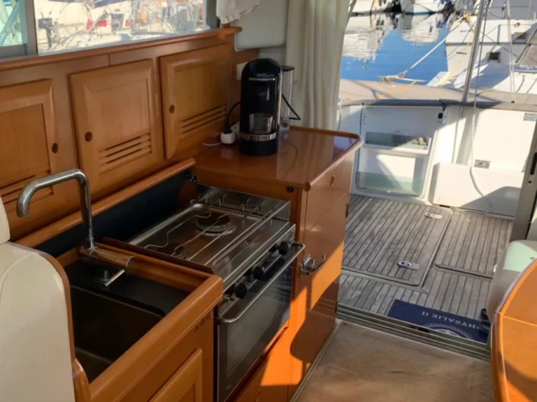 Pronájem jachty v Roses -Bénéteau Antares 10.80 Fly na Samboatu