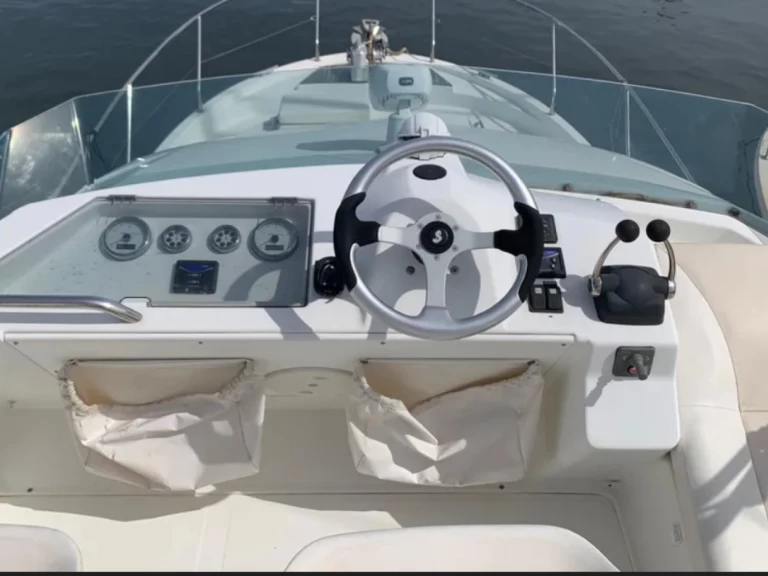 Pronájem Motorová loď v Roses -Bénéteau Antares 10.80 Fly