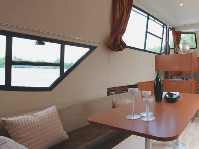 Pronajmout Motorová loď se skipperem či ne Le Boat v Casale sul Sile