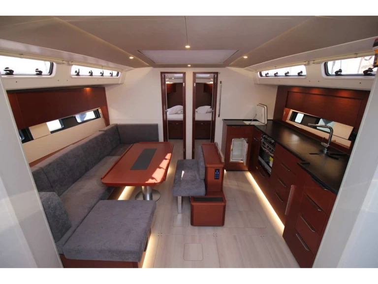 Pronájem lodi Alimos lákavé ceny Hanse 460