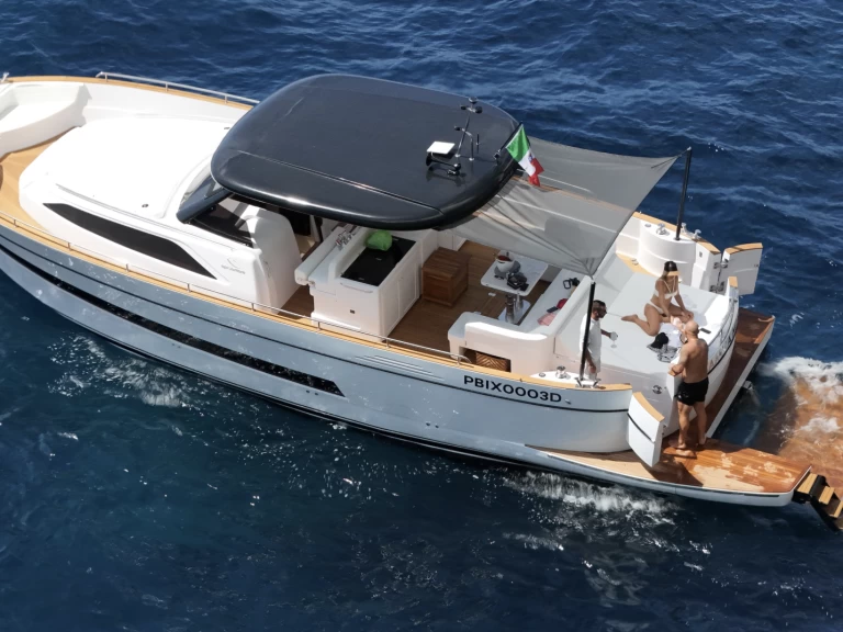 Pronájem Motorová loď Apreamare s licencí