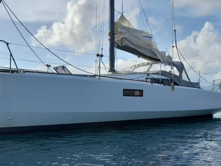 Pronájem lodi Pogo Structures Pogo 30 v Port de Fort-de-France na Samboatu