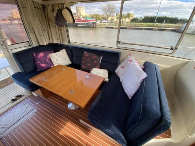 Pronájem lodi ACM 31 élite  v Larmor-Plage na Samboatu