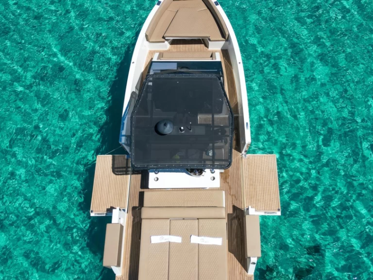 Pronájem lodi De Antonio  D33 v Sant Antoni de Portmany na Samboatu