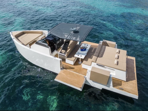 Motorová loď k pronájmu v Sant Antoni de Portmany za nejlepší cenu