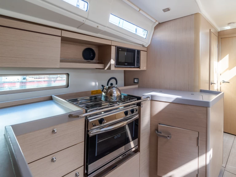 Pronajmout Plachetnice se skipperem či ne Bénéteau v Olbia