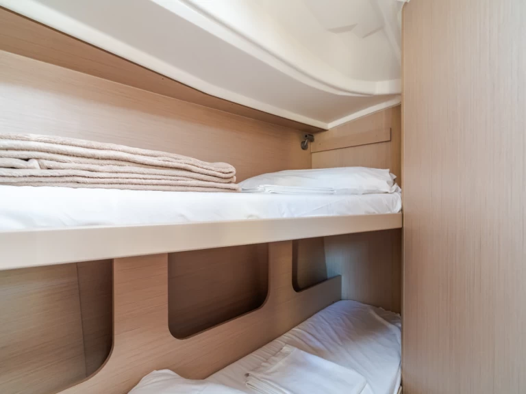 Pronájem Plachetnice Bénéteau s licencí