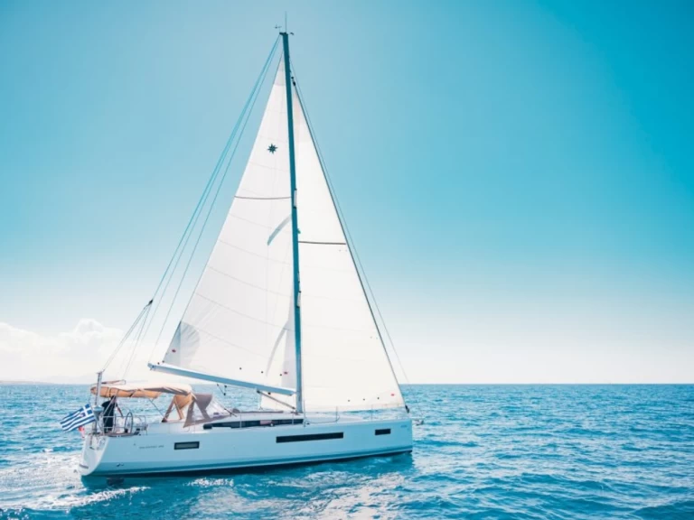 Pronájem lodi Lavrio lákavé ceny Sun Odyssey 490