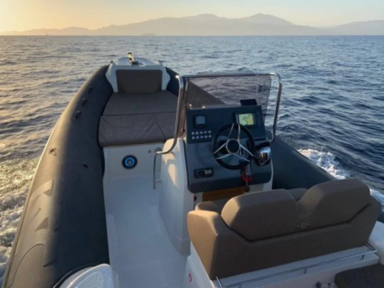 Pronájem lodi Preko lákavé ceny BSC 70 Limited