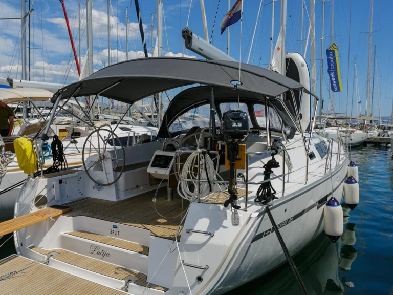 Pronájem lodi Split lákavé ceny Cruiser 46