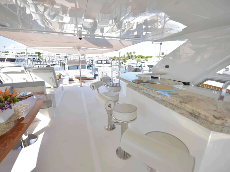 Pronajmout si Ocean alexander Touch N Go v Nassau