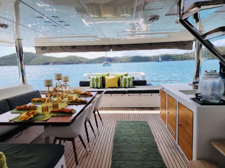 Pronájem lodi Lagoon HUNTRESS v Britské Panenské ostrovy na Samboatu