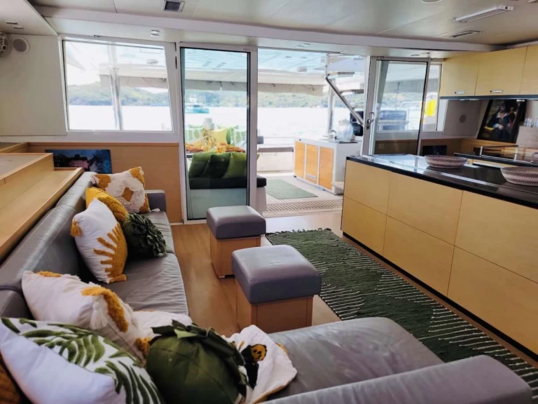 Pronájem Jachta Lagoon s licencí