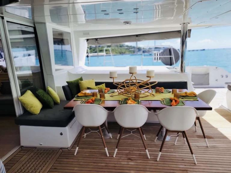 Lagoon HUNTRESS jednotlivci a charterové společnosti v Britské Panenské ostrovy