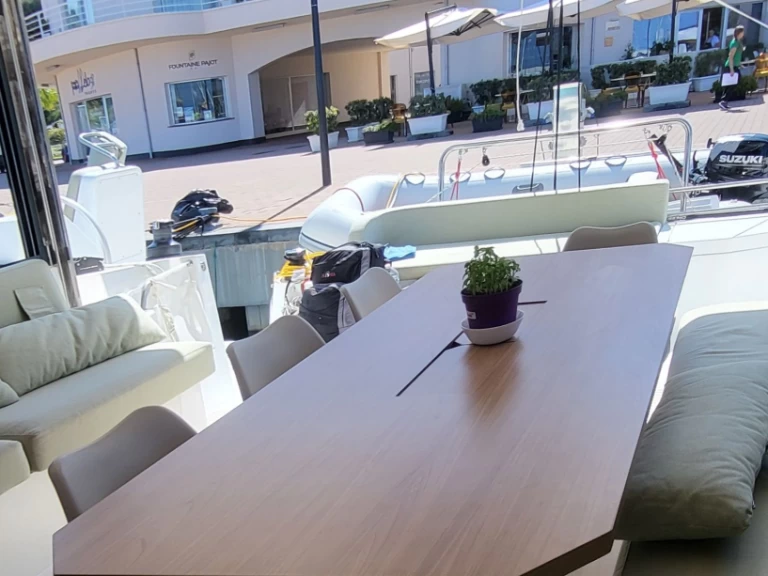 Pronájem Katamarán Bali s licencí