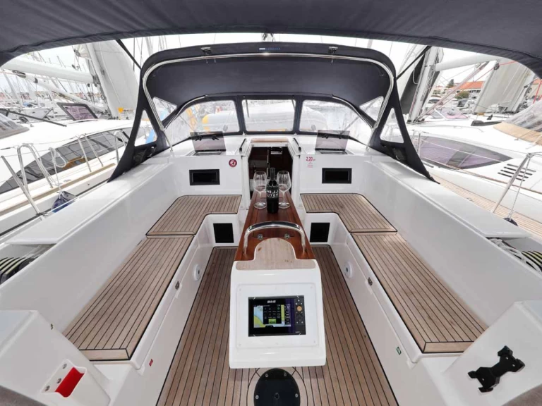 Pronájem lodi Murter-Kornati lákavé ceny Bavaria C45 Holiday