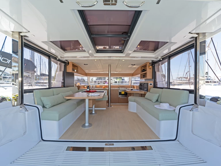 Katamarán k pronájmu v Deme of Volos za nejlepší cenu