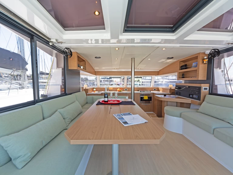 Bali Bali Catsmart jednotlivci a charterové společnosti v Deme of Volos