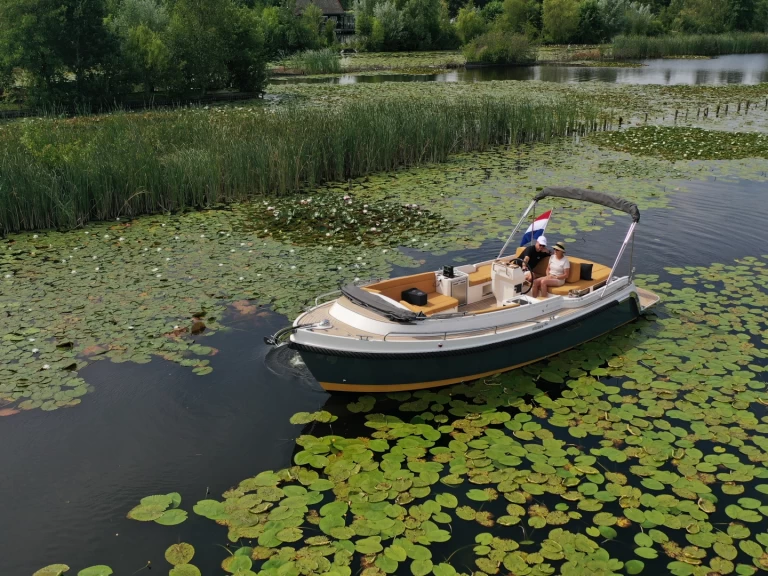 Pronájem lodi Interboat Intender 850 v Port de Pollenca na Samboatu