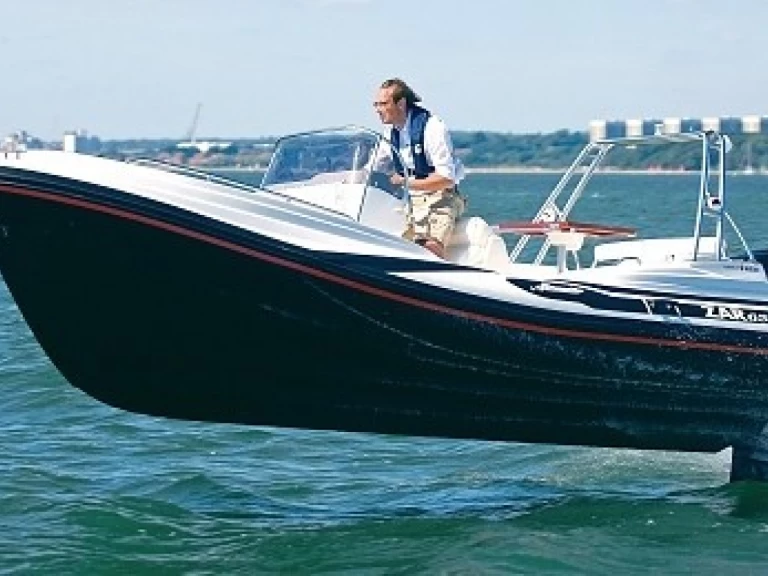 Polotuhá loď k pronájmu v Port de Pollenca za nejlepší cenu