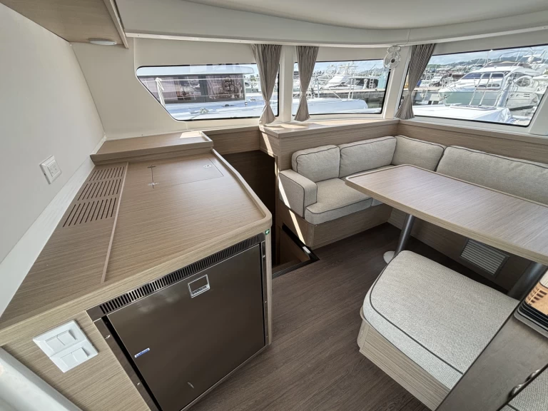 Pronájem Katamarán Lagoon s licencí