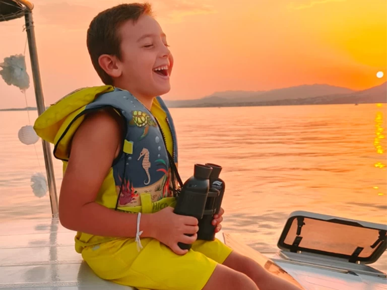 Pronájem lodi Naviplane 710 v Benalmádena na Samboatu