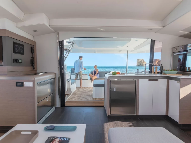 Pronajmout si Fountaine Pajot Elba 45 v Capo d'Orlando
