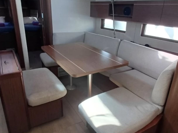 Pronájem Plachetnice Bénéteau s licencí