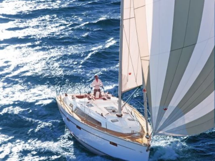 Pronajmout si Bavaria Cruiser 41 v Alimos