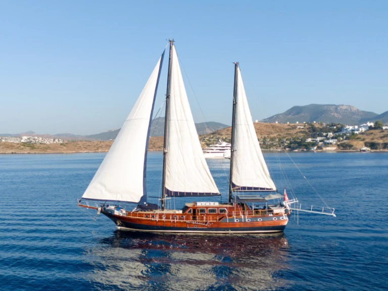 Pronájem jachty v Lavrio -Custom Made Capricorn 1 na Samboatu