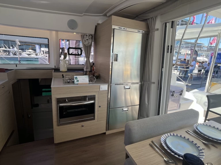 Pronajmout si Lagoon Lagoon 38 v Lefkáda