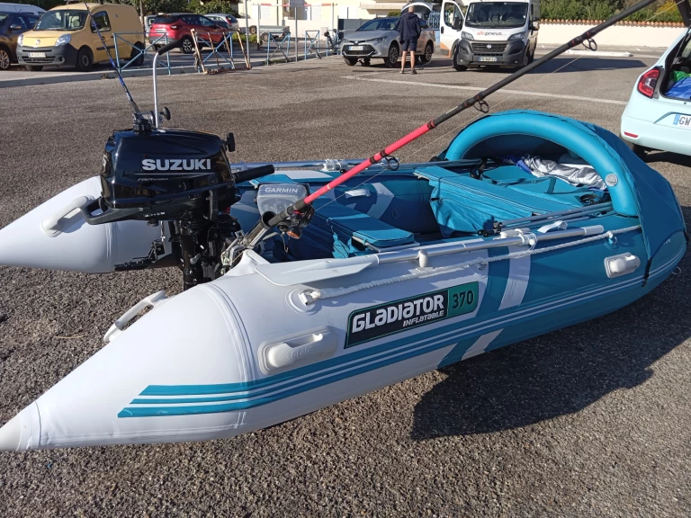 Gladiator C370al jednotlivci a charterové společnosti v Francie