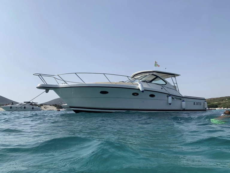 Motorová loď k pronájmu v Piano di Sorrento za nejlepší cenu