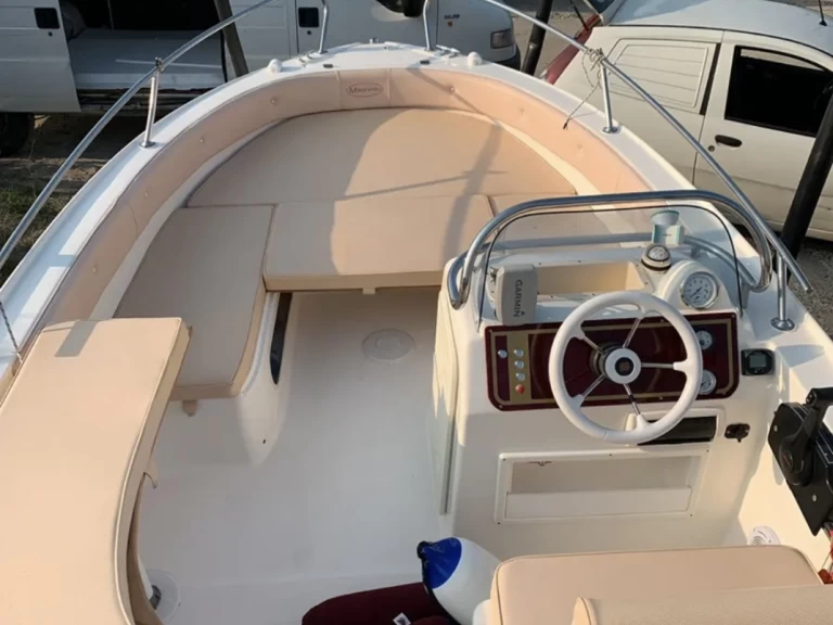 Pronájem jachty v Messina -Marinello Eden 18 na Samboatu