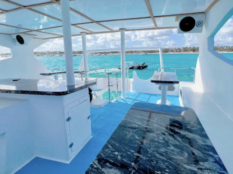 Custom Made 60 jednotlivci a charterové společnosti v La Romana