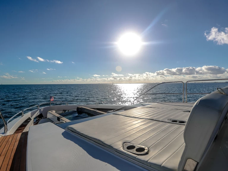 Sirena Sirena 88 jednotlivci a charterové společnosti v Miami Beach