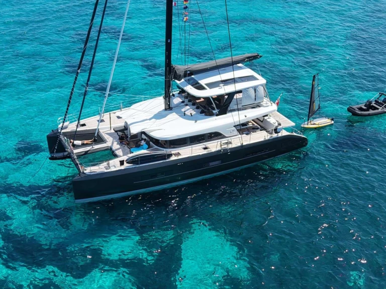 Lagoon Lagoon Sixty5 2025 jednotlivci a charterové společnosti v Barcelona