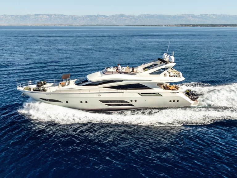 Dominator-Shipyard Dominator 780S Deluxe jednotlivci a charterové společnosti v Sukošan