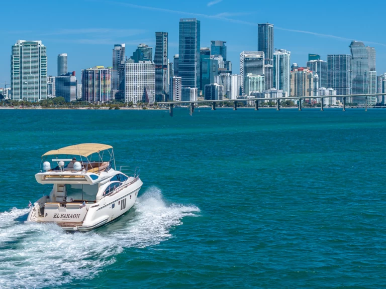 Pronájem jachty v Miami Beach -Azimut Azimut 53 Fly na Samboatu
