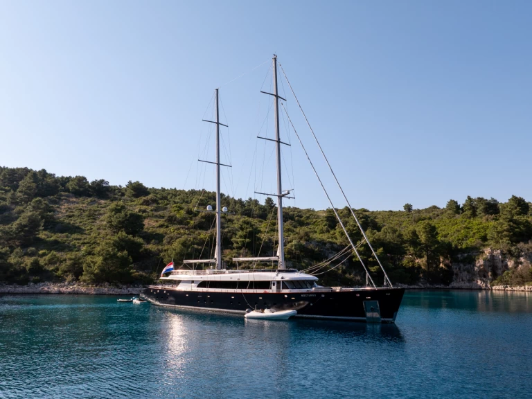 Pronájem lodi Split lákavé ceny Luxury Sailing Yacht